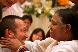 amritayoga.com_Yoga Talks_Amma's Compassion Awakened the Innate Self-Confidence